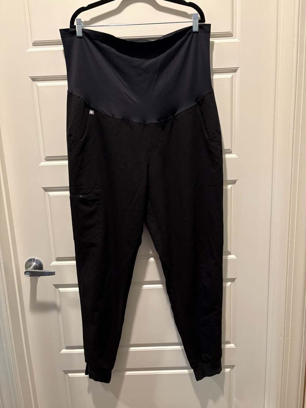 FIGS Zamora Maternity Scrub Pants Black